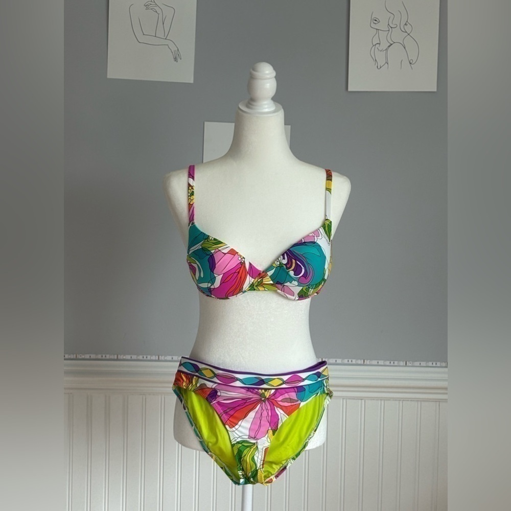 Trina Turk Swimwear 2 Piece Bathing Suit Multi-Colored Size 8 Adjustable Straps